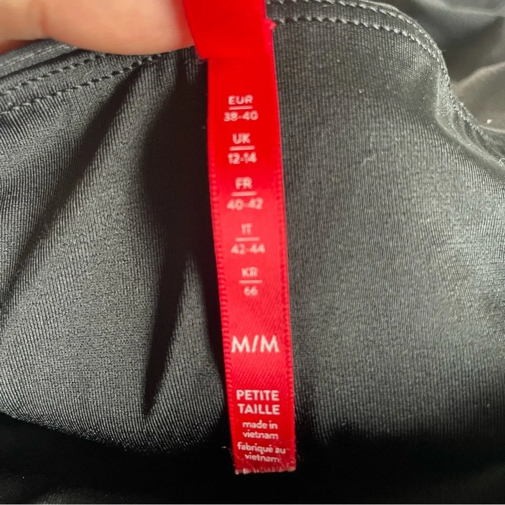 Spanx Faux Leather Leggings Size Medium - Picture 7 of 9